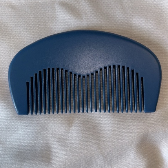 CHANEL Blue Travel Comb And Button Close Denium Pouch Set - Picture 3 of 15